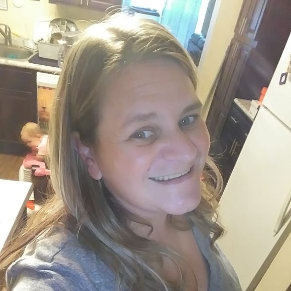 Meet your Posher, Christina - Picture 1 of 1